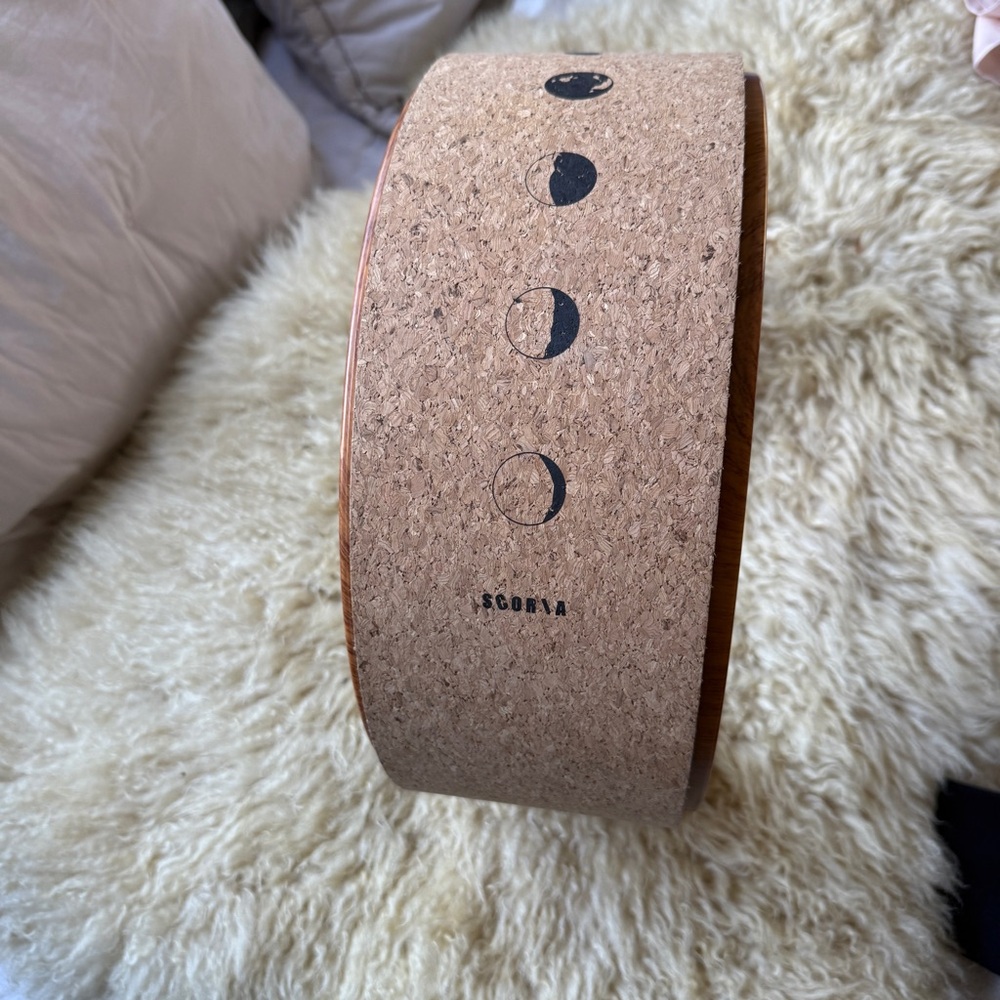 Scoria Illuminate Cork Yoga Wheel - Picture 4 of 6